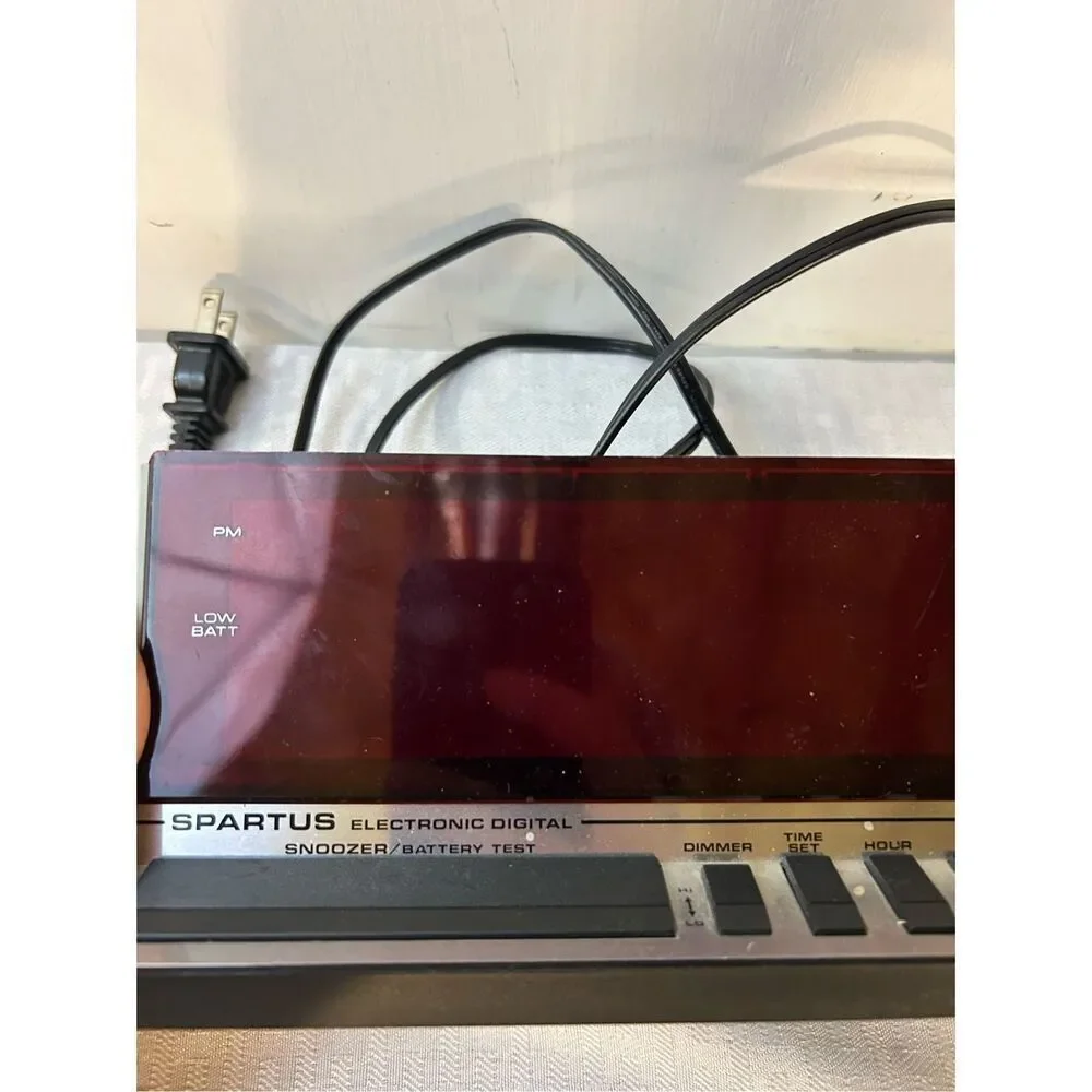Spartus Electronic Digital Alarm clock vintage‎